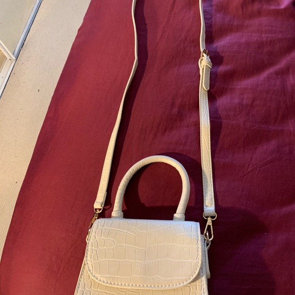 White small bag - Picture 2 of 9